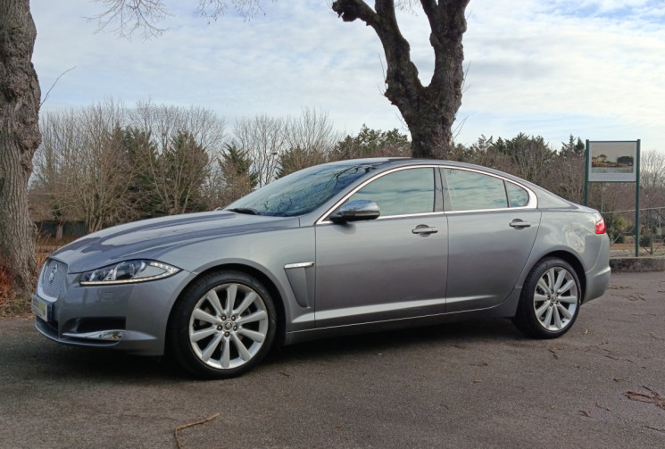 Jaguar XF 2.2D LUXE PREMIUM 190 / ENTRETIEN FULL JAGUAR 