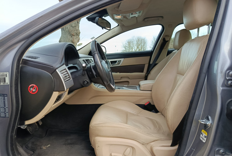 Jaguar XF 2.2D LUXE PREMIUM 190 / ENTRETIEN FULL JAGUAR 