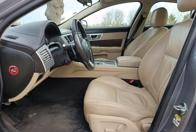 Jaguar XF 2.2D LUXE PREMIUM 190 / ENTRETIEN FULL JAGUAR 