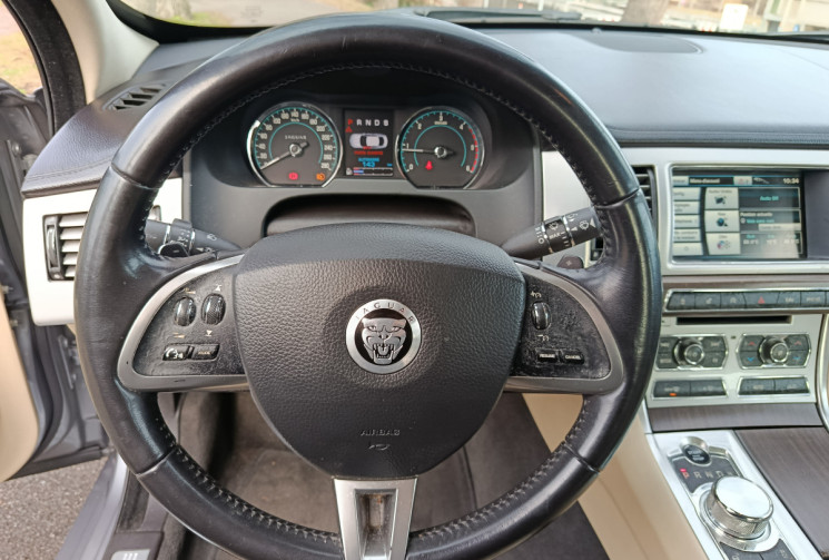 Jaguar XF 2.2D LUXE PREMIUM 190 / ENTRETIEN FULL JAGUAR 