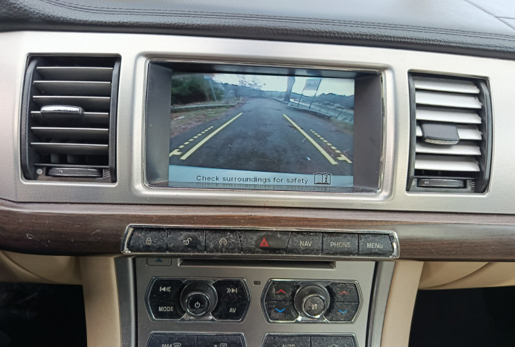 Jaguar XF 2.2D LUXE PREMIUM 190 / ENTRETIEN FULL JAGUAR 