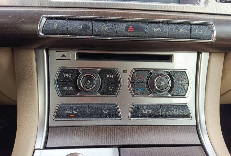 Jaguar XF 2.2D LUXE PREMIUM 190 / ENTRETIEN FULL JAGUAR 