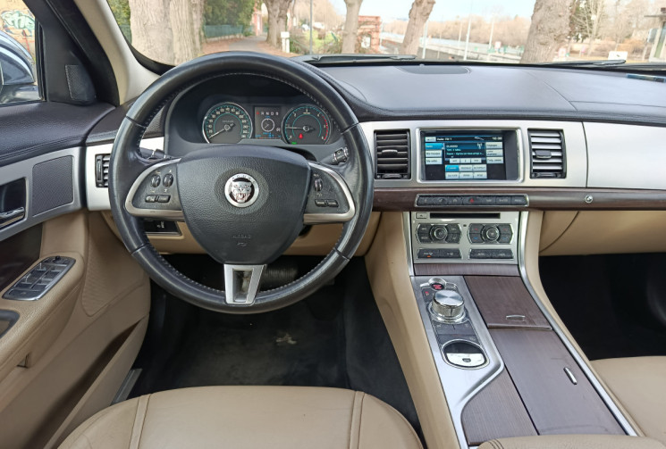 Jaguar XF 2.2D LUXE PREMIUM 190 / ENTRETIEN FULL JAGUAR 