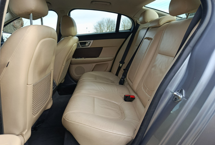 Jaguar XF 2.2D LUXE PREMIUM 190 / ENTRETIEN FULL JAGUAR 