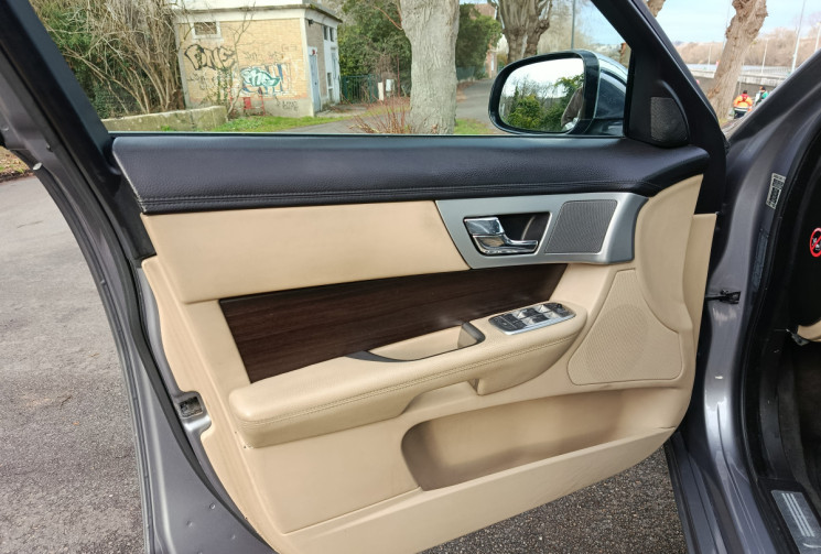 Jaguar XF 2.2D LUXE PREMIUM 190 / ENTRETIEN FULL JAGUAR 