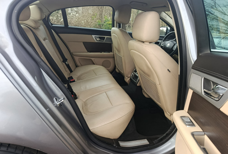 Jaguar XF 2.2D LUXE PREMIUM 190 / ENTRETIEN FULL JAGUAR 