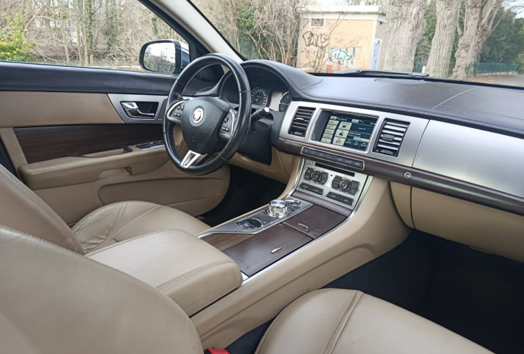 Jaguar XF 2.2D LUXE PREMIUM 190 / ENTRETIEN FULL JAGUAR 