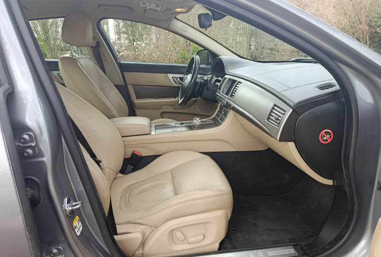 Jaguar XF 2.2D LUXE PREMIUM 190 / ENTRETIEN FULL JAGUAR 