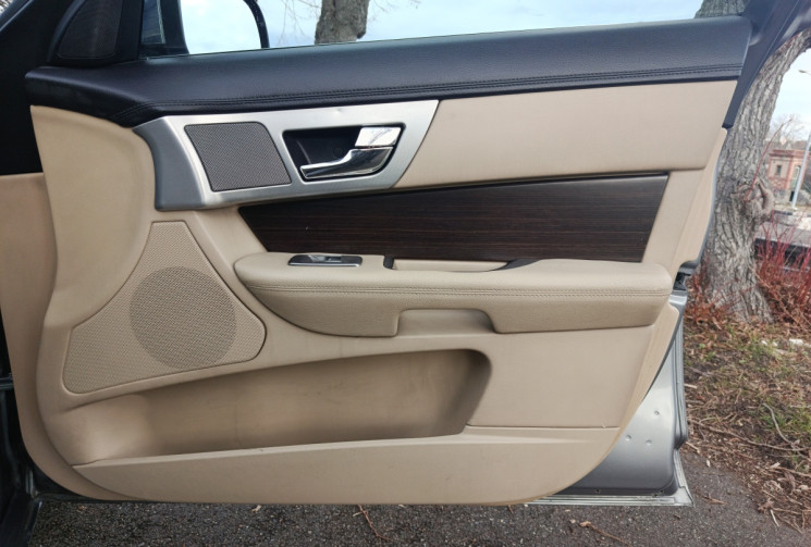 Jaguar XF 2.2D LUXE PREMIUM 190 / ENTRETIEN FULL JAGUAR 