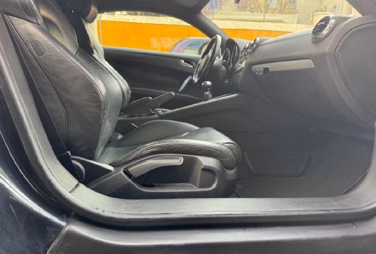 Audi TT  2.0 TFSi 16V 200 cv / CARPLAY / GPS / CUIR / FULL BLACK / 