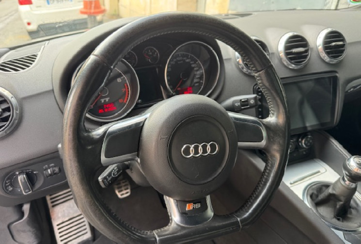 Audi TT  2.0 TFSi 16V 200 cv / CARPLAY / GPS / CUIR / FULL BLACK / 