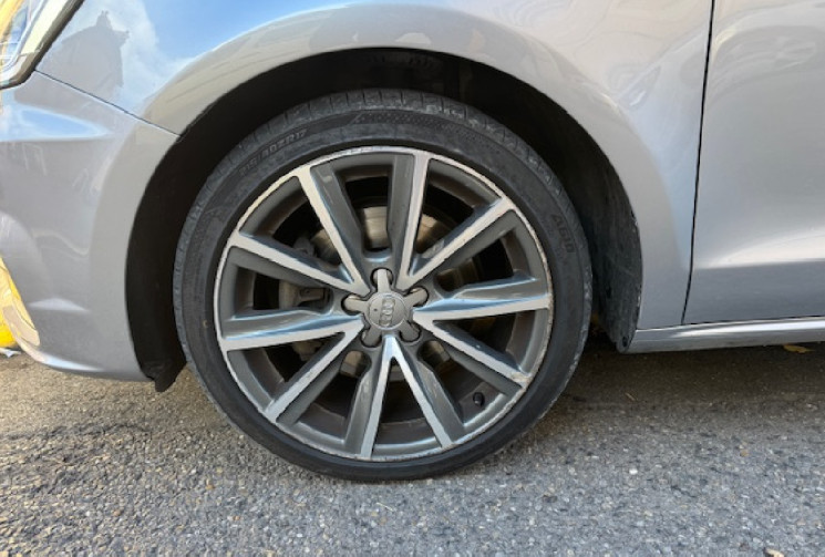 Audi A1 SPORTBACK sportback ambition luxe 1.4 tfsi 125 cv origine France 3em main 