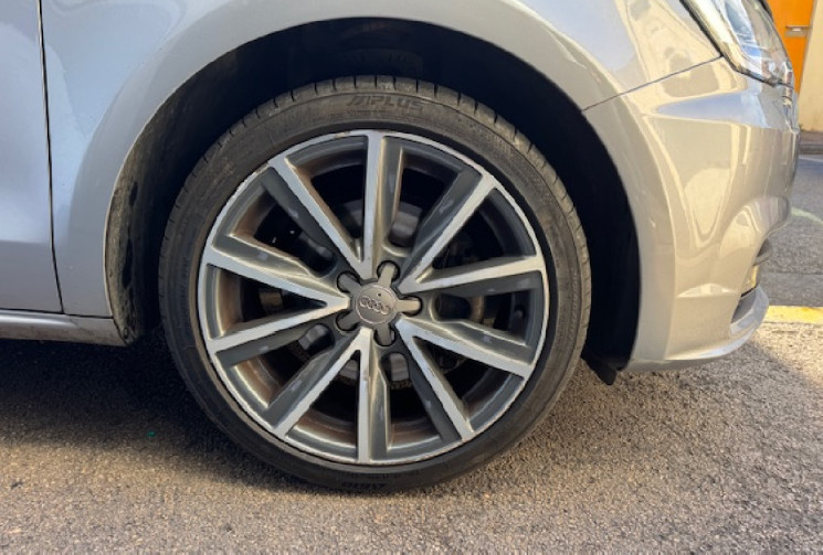 Audi A1 SPORTBACK sportback ambition luxe 1.4 tfsi 125 cv origine France 3em main 