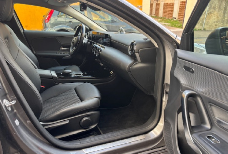 Mercedes Classe A 220 4 matic 190 cv / SIEGES CHAUFFANT / PACK AERO / CARPLAY / CAMERA / M-BUX 
