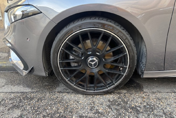 Mercedes Classe A 220 Hatchback 190cv 4MATIC Boîte auto /SIEGE CHAUFFANT/PACK AERO/CARPLAY/CAMERA