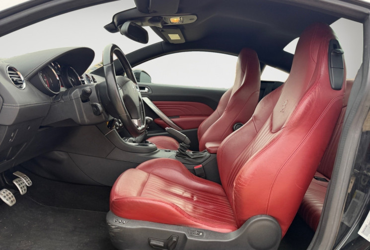 Peugeot RCZ 2.0 HDI 163 CH /CUIR ROUGE/SIEGES CHAUFFANTS