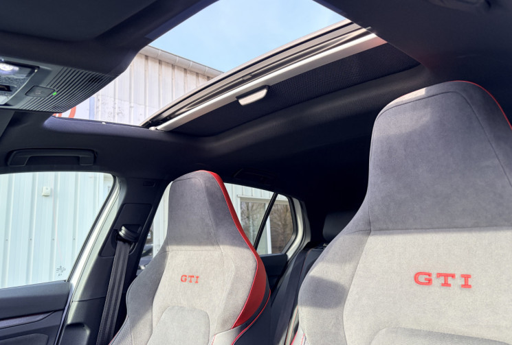 Volkswagen Golf 2.0 TSI 300 ch GTI Clubsport DSG7 * 8500 Km * Toit Ouv * HUD * Apple Carplay * 