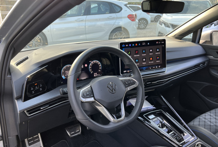 Volkswagen Golf 8 Phase 2 1.5 eTSI 116 R-Line DSG7 / Volant et Sièges Chauffants / Carplay / Caméra