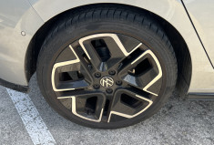 Volkswagen Golf 8 Phase 2 1.5 eTSI 116 R-Line DSG7 / Volant et Sièges Chauffants / Carplay / Caméra