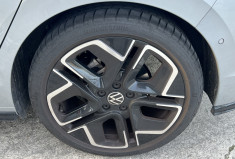 Volkswagen Golf 8 Phase 2 1.5 eTSI 116 R-Line DSG7 / Volant et Sièges Chauffants / Carplay / Caméra