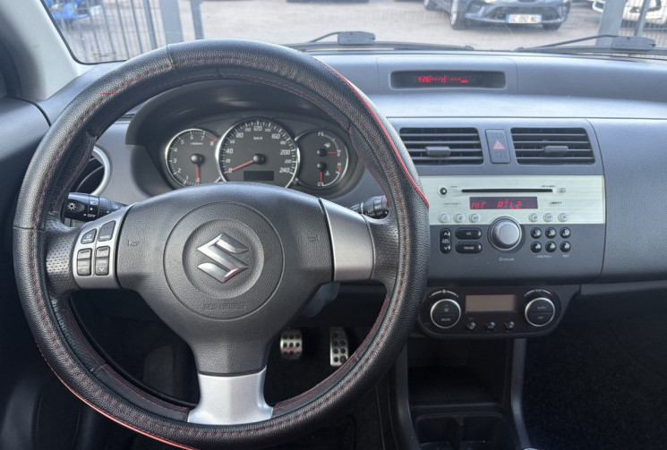 Suzuki Swift 1.6 / 125 CH / SPORT