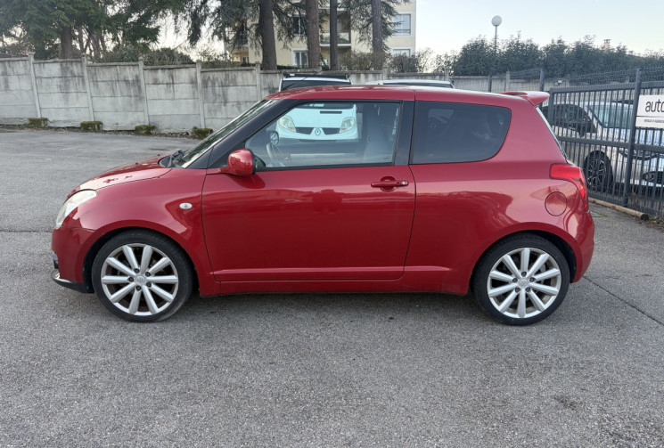 Suzuki Swift 1.6 / 125 CH / SPORT