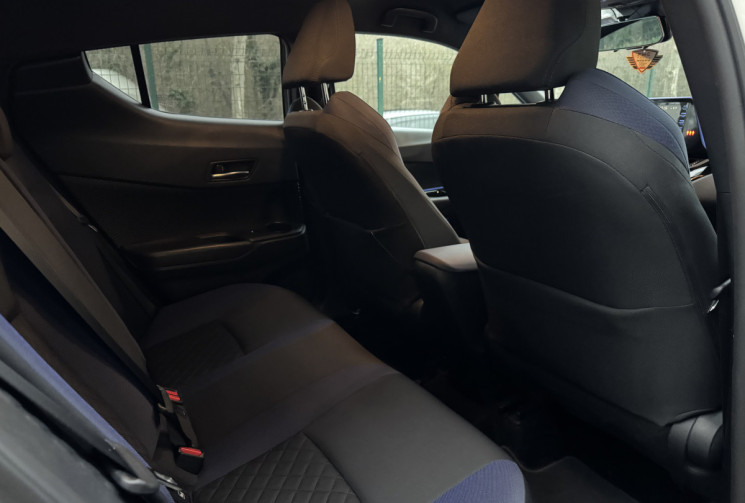 Toyota C-HR 2.0 VVTI Hybride 184 Graphic / Attelage / Entretien complet / Garantie Toyota Relax