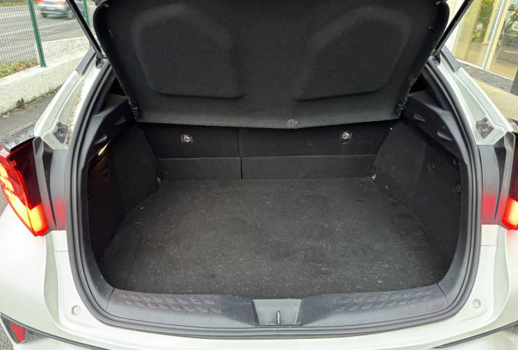 Toyota C-HR 2.0 VVTI Hybride 184 Graphic / Attelage / Entretien complet / Garantie Toyota Relax