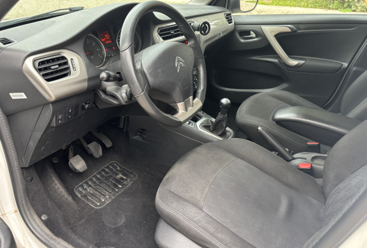 Citroën C-ELYSEE CITROEN C-ELYSEE 1.6L BLUE HDI EXCLUSIVE RADAR - CLIM