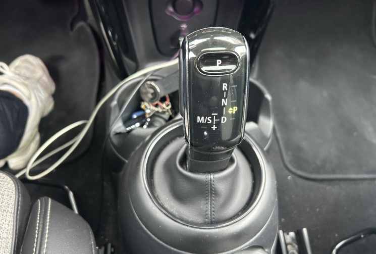 Mini Mini III (F56) 1.5 COOPER 136 Ch EDITION GREENWICH BVA7 * TOIT OUVRANT * CARPLAY