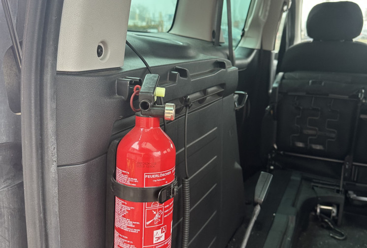 Peugeot PARTNER TEPEE 1.6 HDI  aménagé TPMR- HANDICAPE