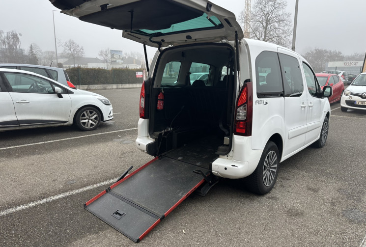 Peugeot PARTNER TEPEE 1.6 HDI  aménagé TPMR- HANDICAPE