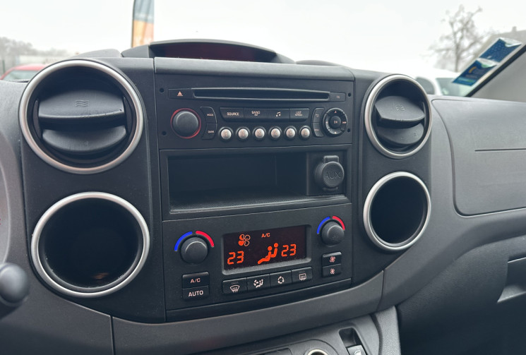 Peugeot PARTNER TEPEE 1.6 HDI  aménagé TPMR- HANDICAPE