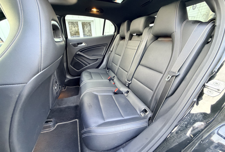 Mercedes GLA 200 156 ch Sport Edition 7G-DCT*Apple Carplay/Toit Ouvrant/Angle Mort/JA 19 AMG