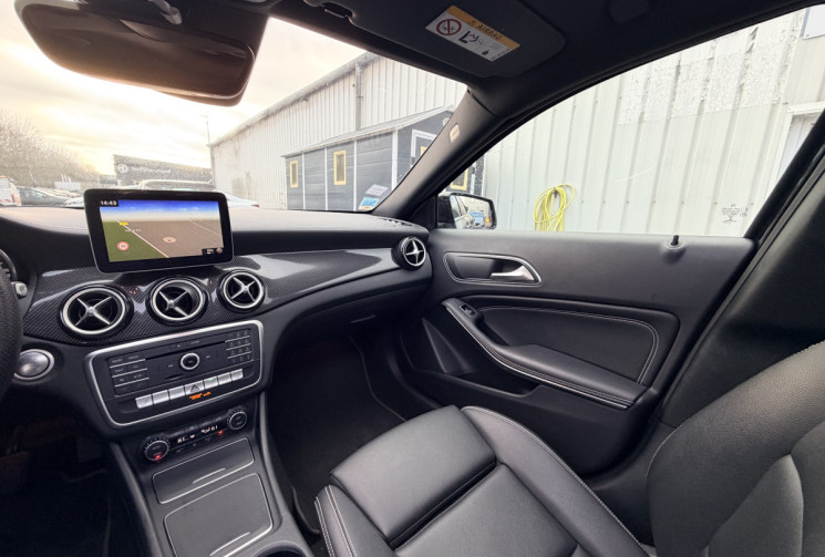 Mercedes GLA 200 156 ch Sport Edition 7G-DCT*Apple Carplay/Toit Ouvrant/Angle Mort/JA 19 AMG
