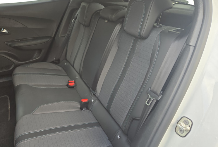 Peugeot 2008 1.2 130ch S&S ALLURE * CARNET COMPLET PEUGEOT * CAMERA DE RECUL