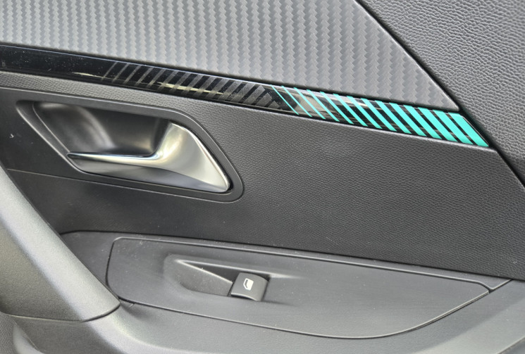 Peugeot 2008 1.2 130ch S&S ALLURE * CARNET COMPLET PEUGEOT * CAMERA DE RECUL