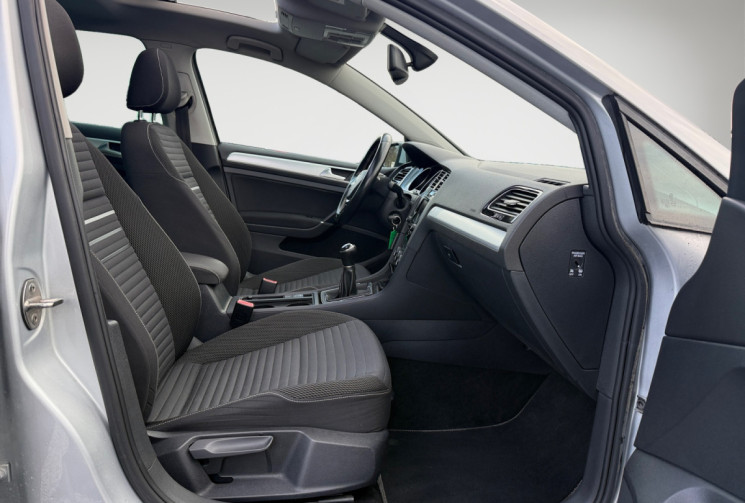 Volkswagen Golf 1.2 TSI 105CH CUP / TOIT OUVRANT / REGULATEUR ADAPTATIF / RADAR AV/AR