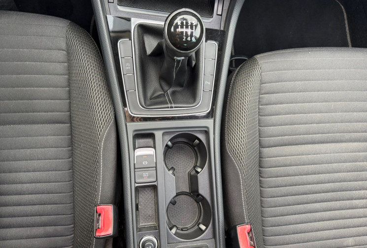 Volkswagen Golf 1.2 TSI 105CH CUP / TOIT OUVRANT / REGULATEUR ADAPTATIF / RADAR AV/AR