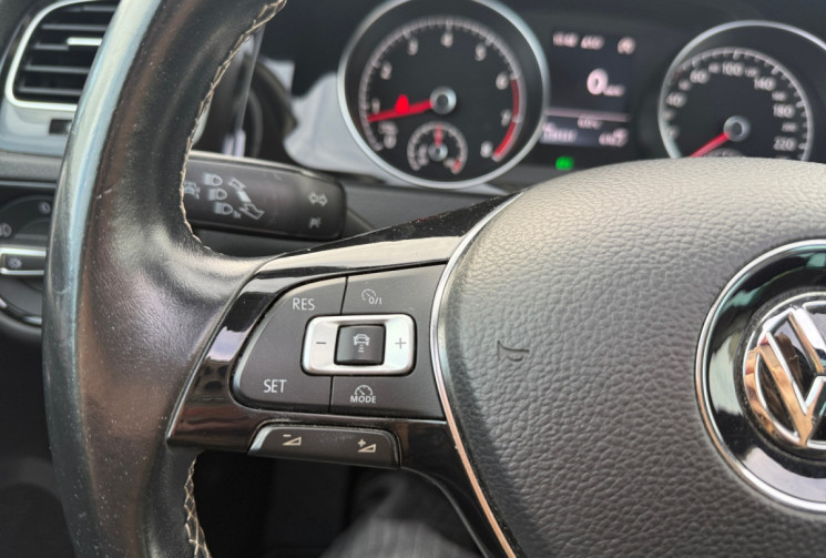 Volkswagen Golf 1.2 TSI 105CH CUP / TOIT OUVRANT / REGULATEUR ADAPTATIF / RADAR AV/AR