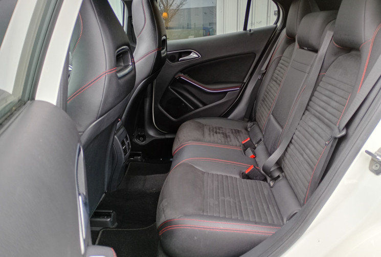 Mercedes GLA 200 7-G DCT Fascination * PACK AMG / Toit ouvrant 