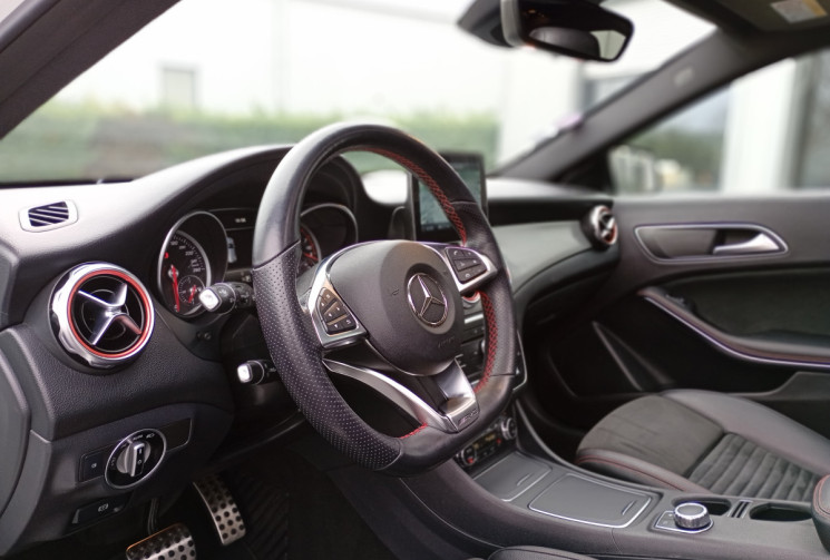 Mercedes GLA 200 7-G DCT Fascination * PACK AMG / Toit ouvrant 