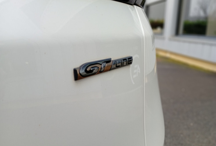 Peugeot 3008 1.2 130ch GT Line BVM6 / DISTRI OK / ATTELAGE