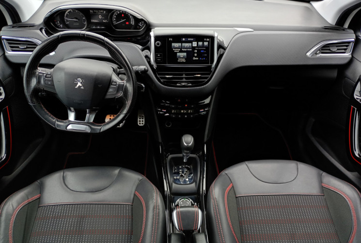 Peugeot 2008  1.2 110ch SS EAT6 GT Line