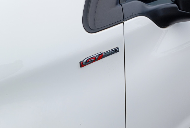 Peugeot 2008  1.2 110ch SS EAT6 GT Line / Attelage