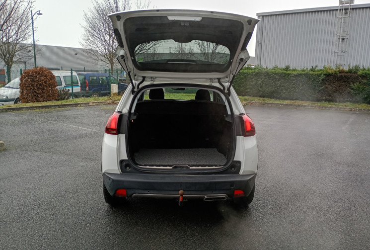 Peugeot 2008  1.2 110ch SS EAT6 GT Line / Attelage