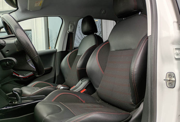 Peugeot 2008 1.2 110ch SS EAT6 GT Line / Distrib OK