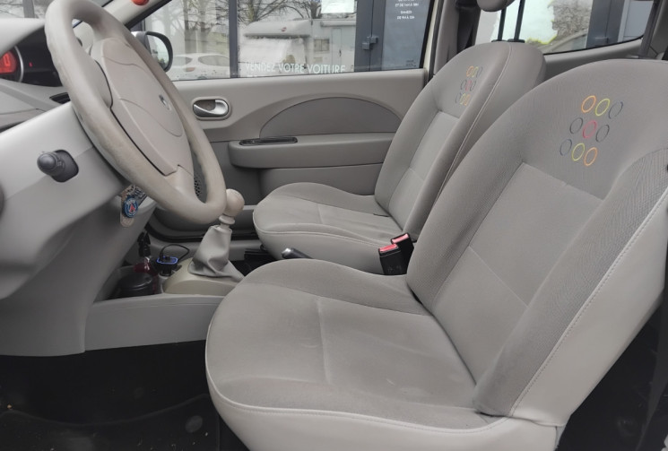 Renault Twingo II (X44) 1.2 i  L 75 cv - Toit Ouvrant - Radar de recul