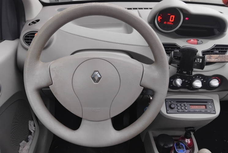 Renault Twingo II (X44) 1.2 i  L 75 cv - Toit Ouvrant - Radar de recul