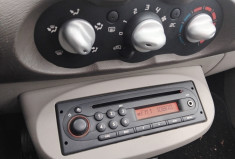 Renault Twingo II (X44) 1.2 i  L 75 cv - Toit Ouvrant - Radar de recul